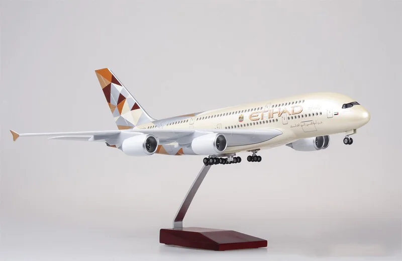 Normal 1/160 масштаб ETIHAD Воздушный самолет модель Airbus A380 ETIHAD модель с колесо с подсветкой литая под давлением пластиковая Смола самолет детский подарок - Цвет: Normal