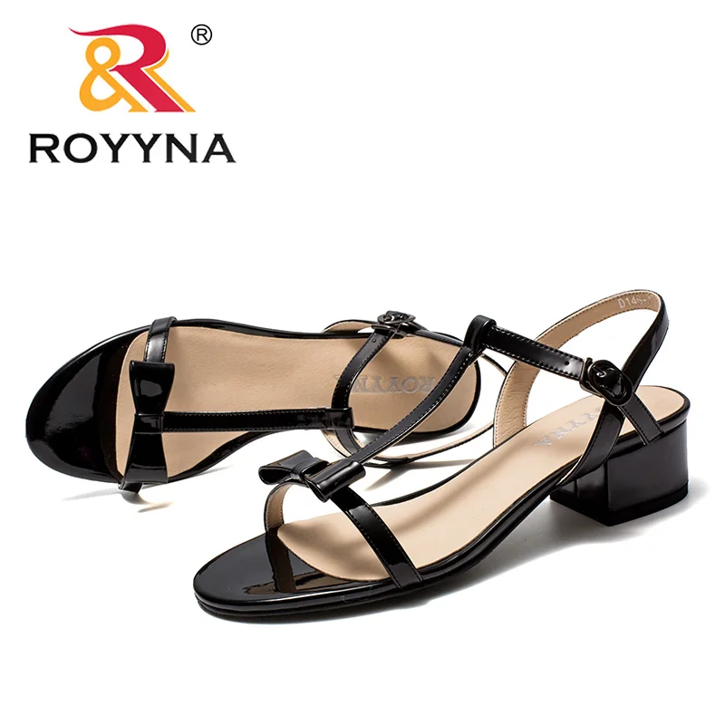 ROYYNA/Новое поступление Модные стильные женские босоножки Минималистичный дизайн
