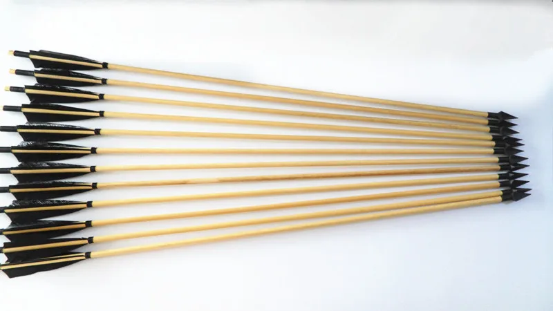 

12pcs Hot Sale 33inch Pine Arrows with Iron Tips for Archery Hunting