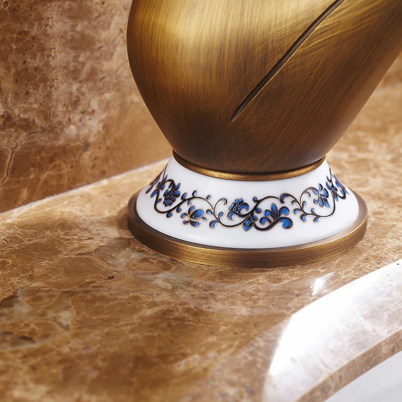 Медный смеситель для ванной комнаты в винтажном стиле раковины с высоким краном