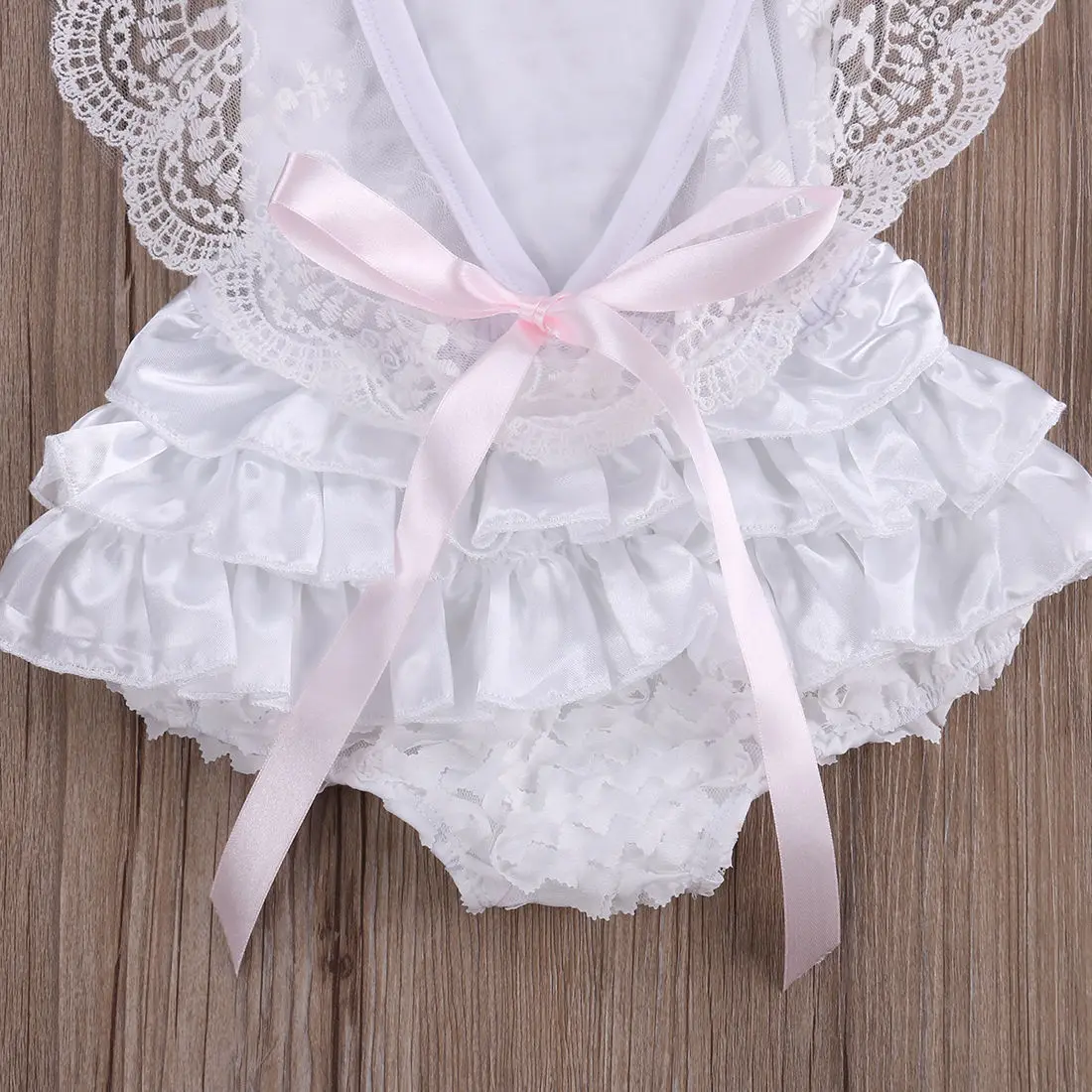 

Baby Girl Clothes Lace Floral Bodysuit Sunsuit Outfits Lovely White Lace Baby Bodysuits 0-18 Months for Birthday Party Bodysuits