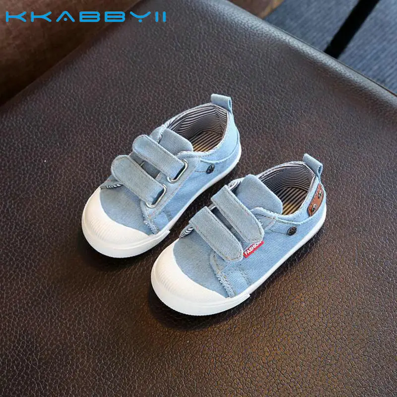 Kkabbyii детские туфли принцессы обувь для девочек и мальчиков парусиновые кроссовки для детей; женская джинсовая обувь для бега спортивные детские кроссовки для мальчиков и девочек
