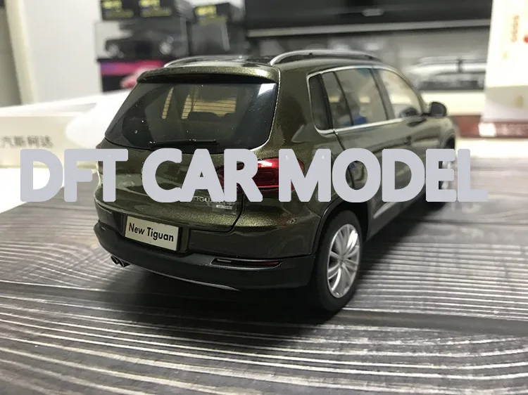 Литой 1:18 игрушечный спортивный автомобиль модель TIGUAN 2013 детских игрушечных автомобилей оригинальные авторизованные подлинные детские игрушки