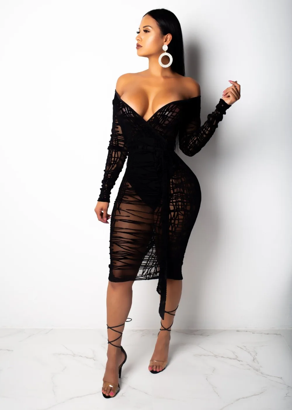 Женское облегающее платье с открытыми плечами прозрачное Прозрачное v образным