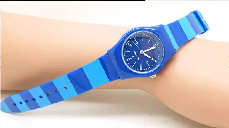 Полосатое платье радужных цветов детские часы с рисунками из мультфильмов