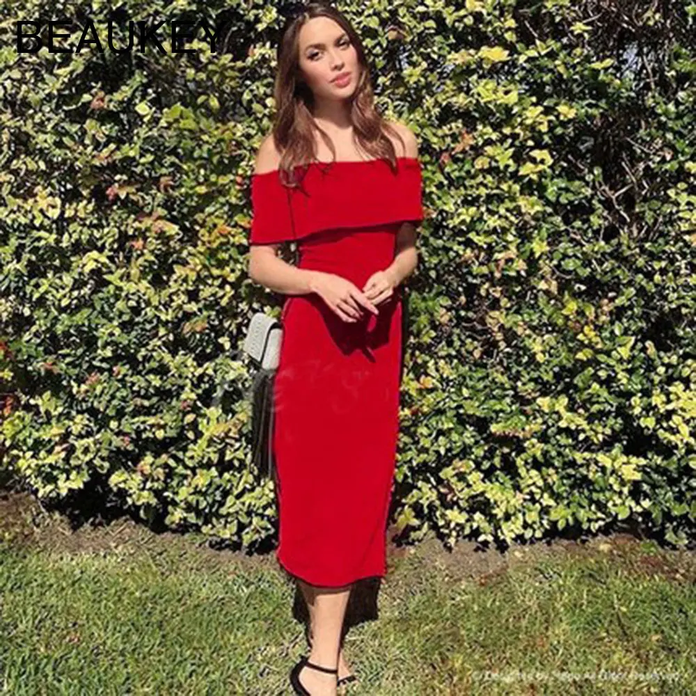 Женское трикотажное платье до колен Красное Облегающее эластичное из вискозы с