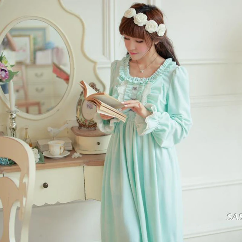 

Winter Vintage Princess Sleeping Dress Long-Sleeved Women Sleepwear Warm Crystal Velvet Long Nightgowns Female SA16006