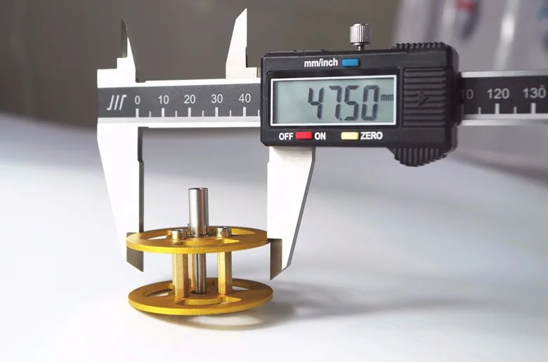 Цельнометаллическое колесо с подшипником из золотистого алюминиевого сплава