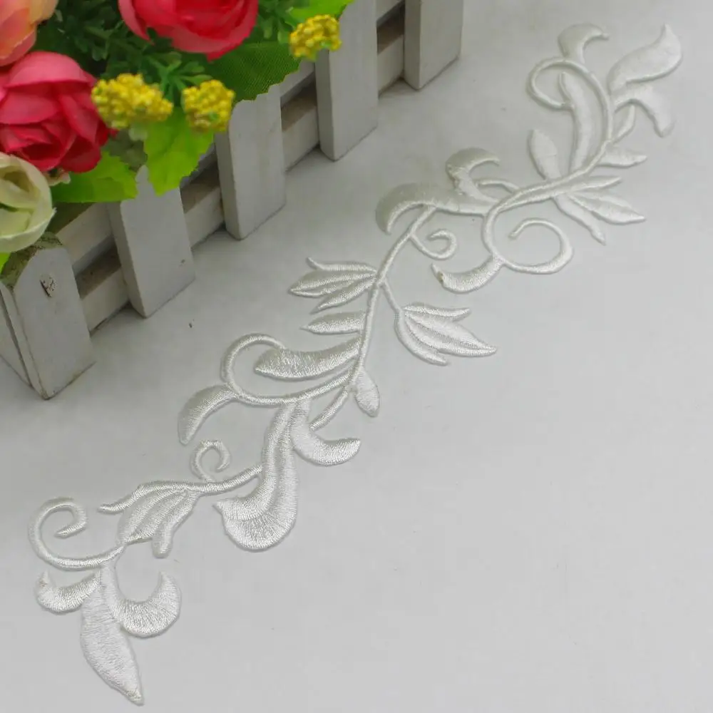 white YACKALASI, 10 шт./лот, 3D, золотая вышивка, кружевные аппликации, утюжок на фиксации, аппликация, одежда, отделка, палочка, нашивки, утюжок на 24*6 см - Цвет: white