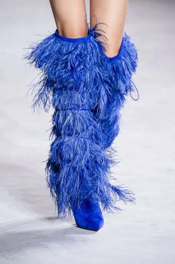 Женские высокие сапоги с кисточками кожаные до колена на шнурках большие размеры