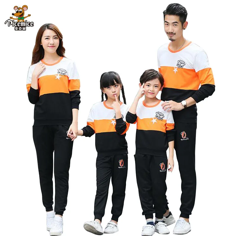 

Family Clothing 2021 Autumn Plus Size Clothes Family Matching Outfits Father Boy Mother Daughter Cotton Shirts Pants Clothes Set