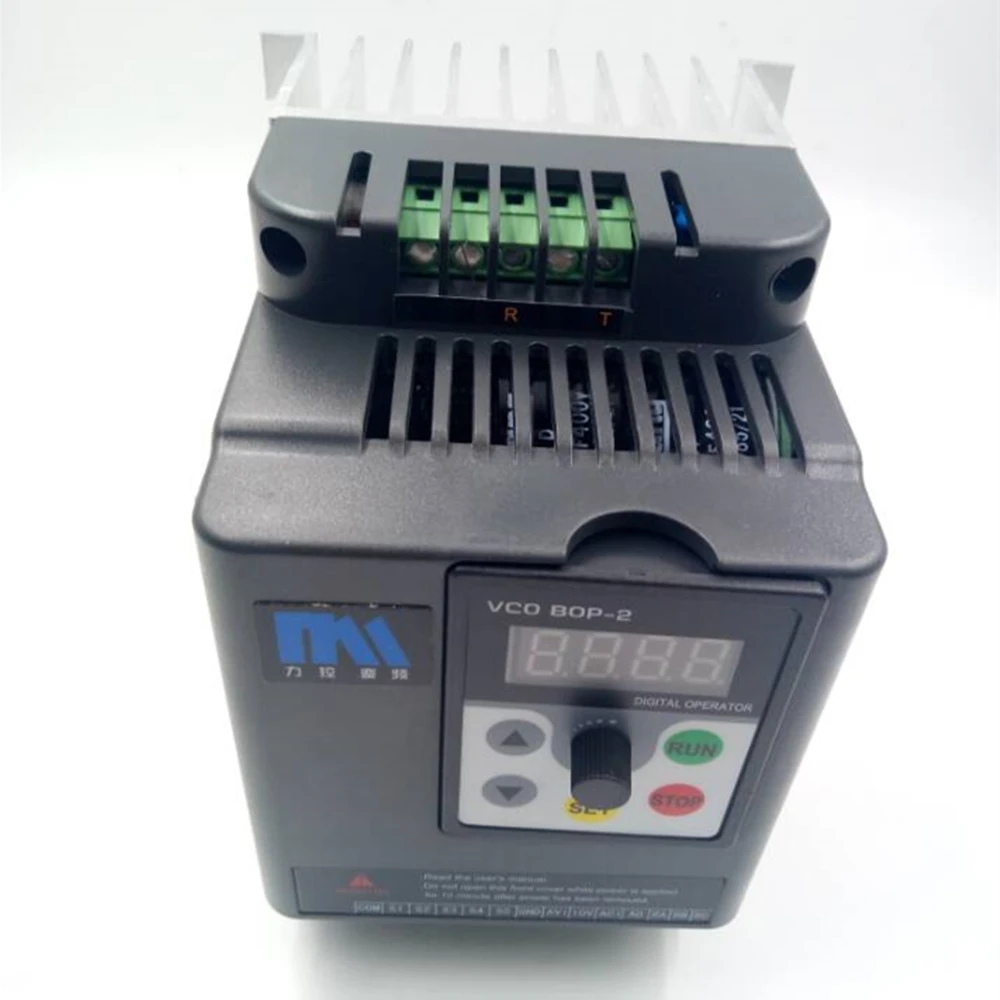 Статический преобразователь. Рн 220 3. 1ph 220v. Преобразователь частоты промышленный для инструмента. Mk100-2s2.