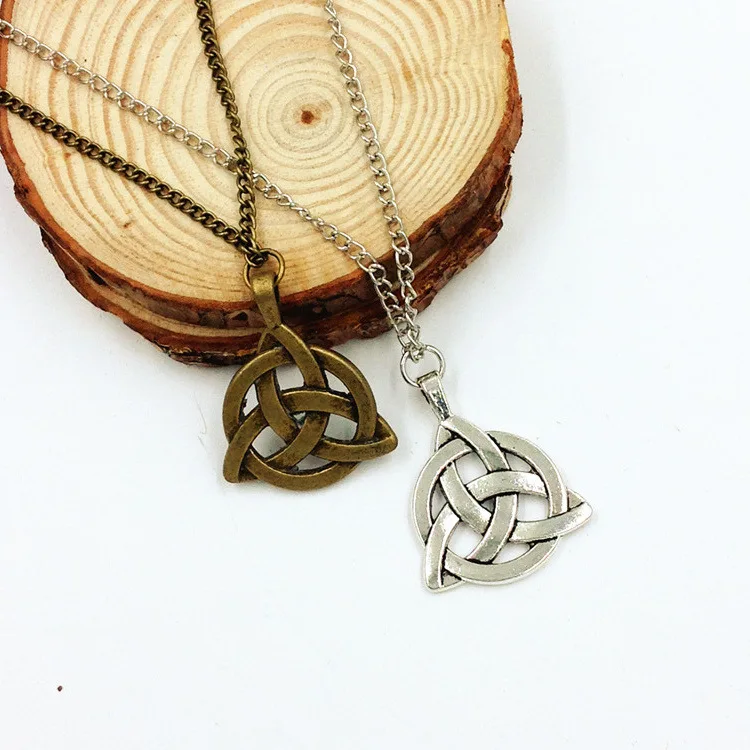 Новинка 2017 года модное колье ошейник из сплава в стиле ретро с треугольным