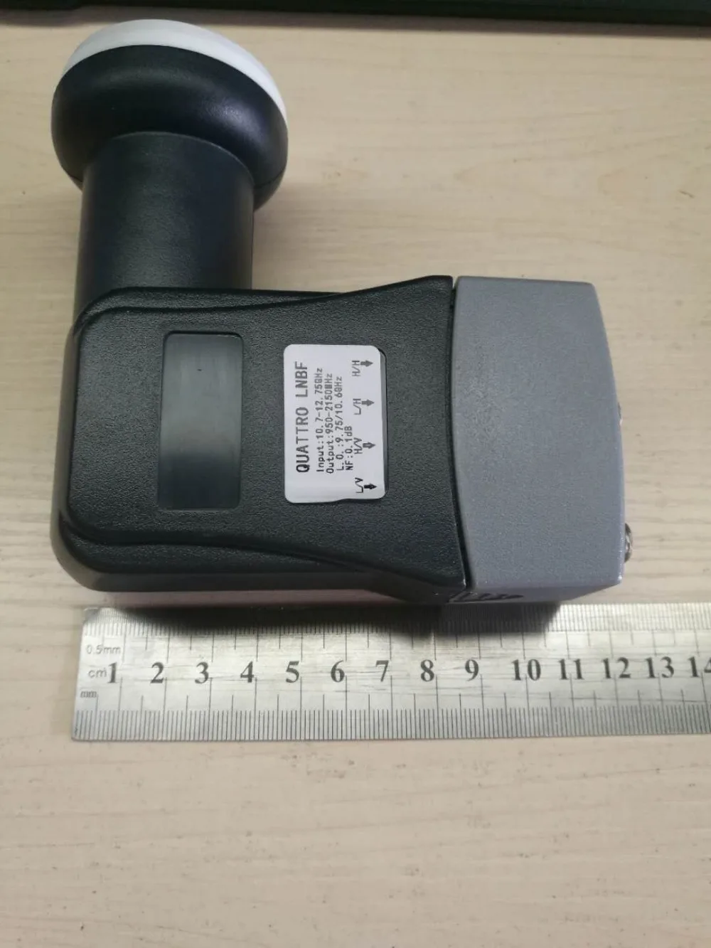 Универсальный Qucttro 4 выхода ku band receptor SKS IKS|Спутниковое ТВ| |