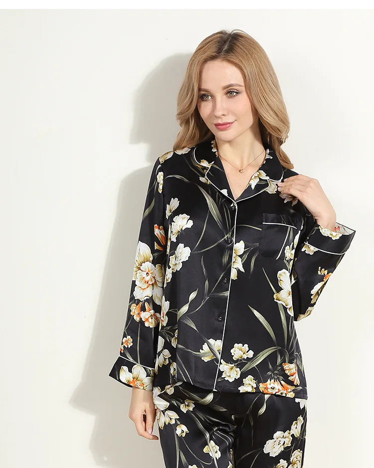 Silk pyjamas for Europe and the United States 100 mulberry silk black printed flowers two sets of gentle