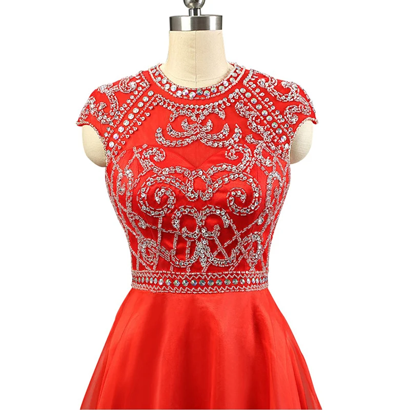 Коктейльные платья модель 2018 года а силуэт украшенное бисером платье для