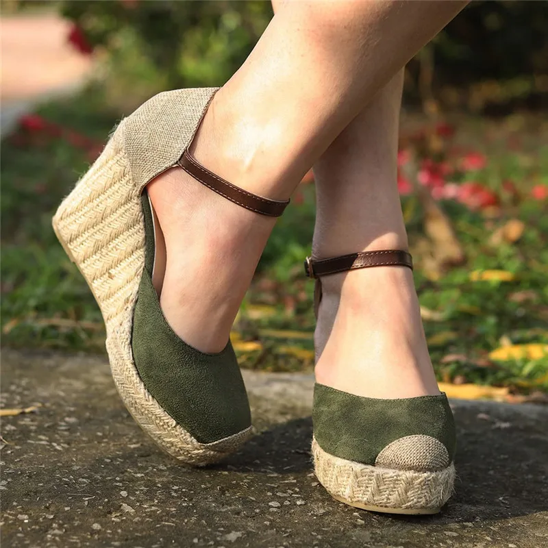 2019 г. женская обувь замшевые босоножки на танкетке с высоким голенищем