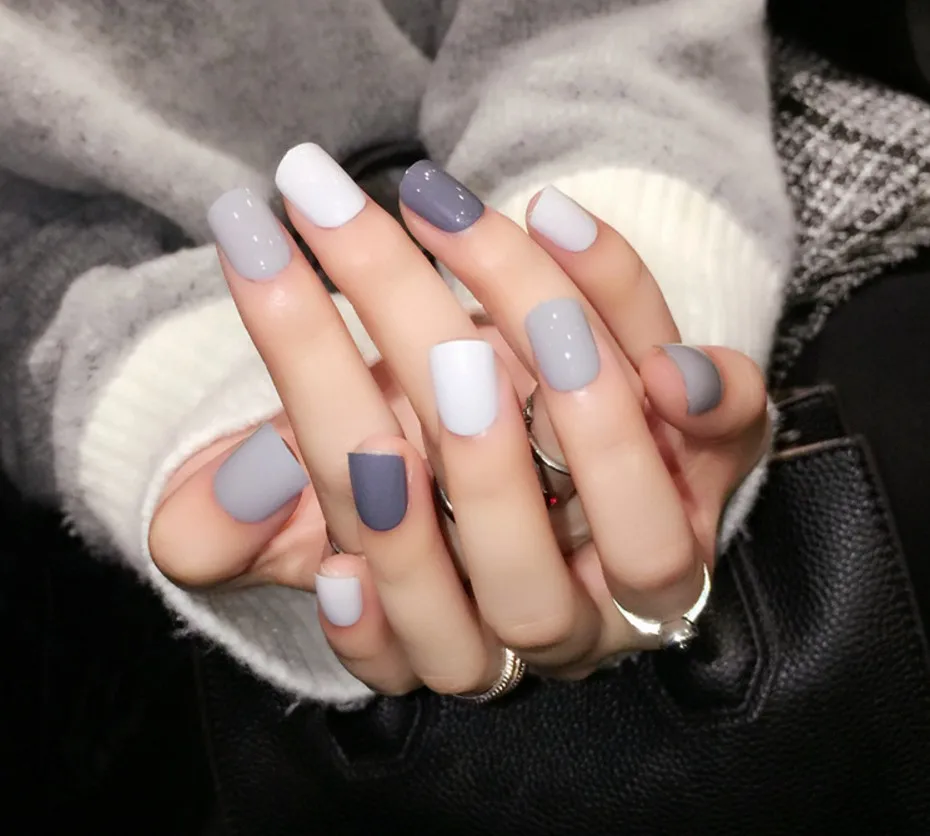 New Cute Designed Fake Nails 24 Pcs Short Oval Full Artificial Nail Tips Grey BLue White Style with Glue Sticker | Красота и здоровье