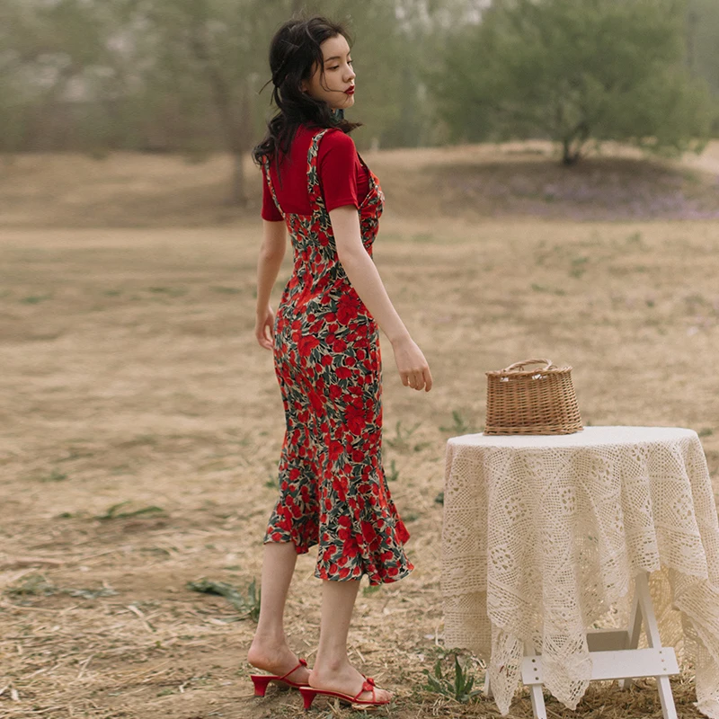 2019 Новый Модный женский комплект из двух предметов Красный трикотаж + цветочный