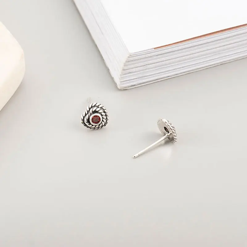 BUDONG Vintage Rope Winding Heart Stud Earrings for Women 925 Sterling Silver Wire Red Zircon Gothic Earring Jewelry LHE0054 | Украшения и