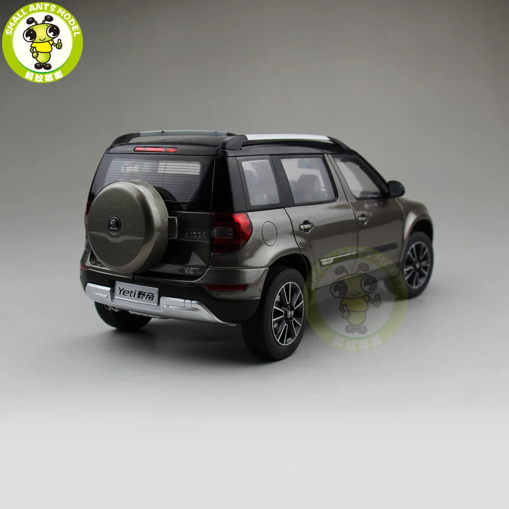 1/18 Skoda Yeti SUV литая модель металлическая модель автомобиля SUV Подарочная коллекция хобби темно-коричневый