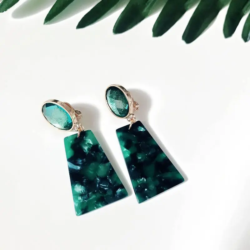 Free Shipping New Design Geometric Resin Yellow Green Lightweight Sweet Clip Earring