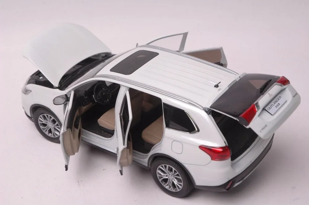 1:18 литья под давлением модель для Mitsubishi Outlander белый внедорожник сплав игрушка автомобиль миниатюрная коллекция