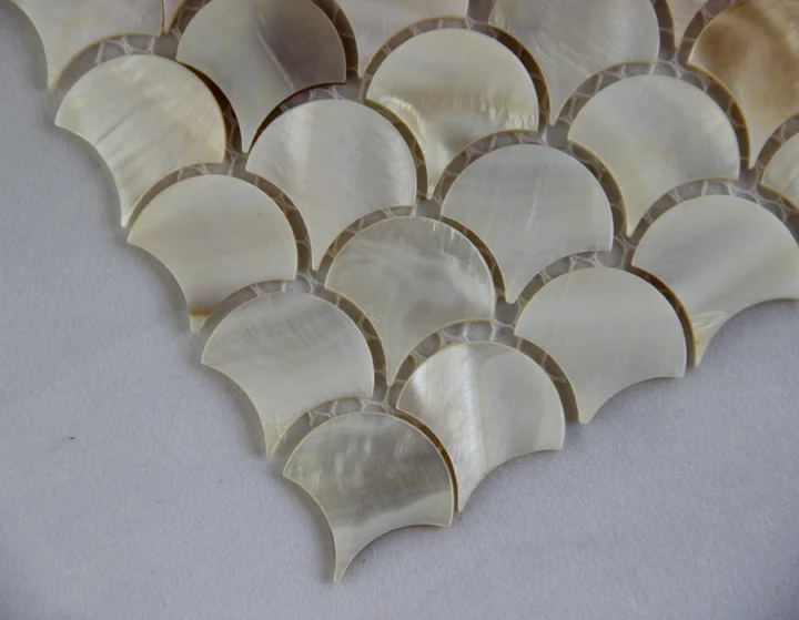 Рыбьей чешуи веером оболочки мозаики Mother Of Pearl плитки естественный цвет кухня