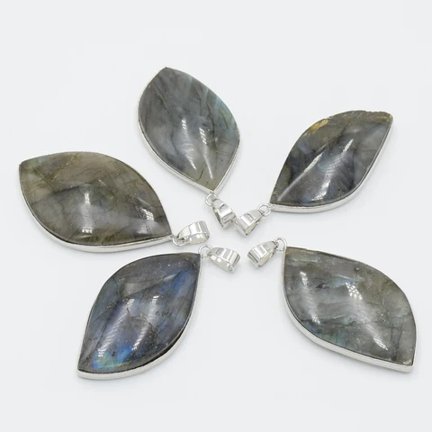 Подвеска из лабрадорита