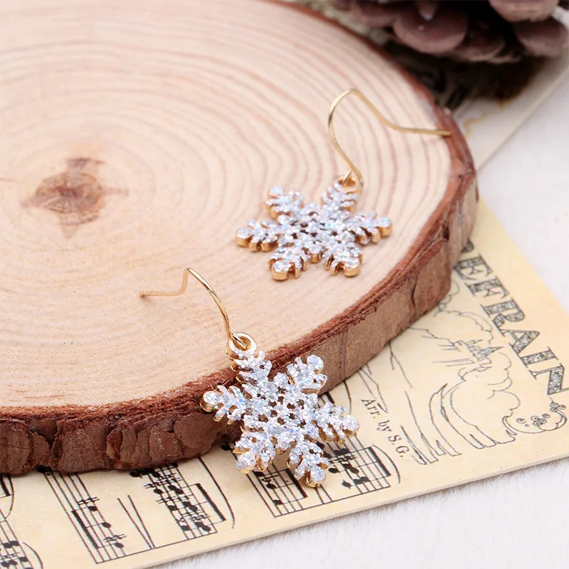 Элегантный Изысканный выдолбленные Снежинка серьги для рождественских oorbellen