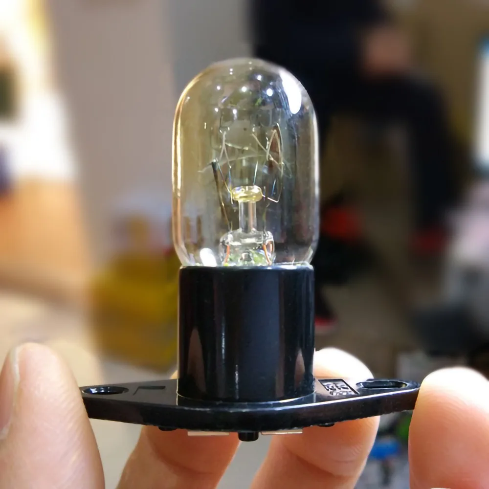 4Pcs/Lot New Oven Light Microwave Oven Global Light Lamp Bulb Base Design 220V- 250V 2A 20W Replacement Universal