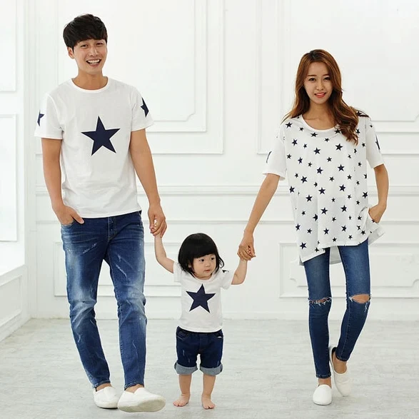 2018 Хлопковая футболка Star Для мамы и дочки одежда для Отца Сына одинаковые семьи