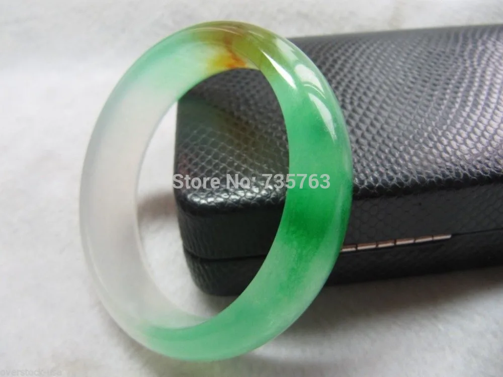 

xiuli 00469 ELEGANT Chinese Green Jade Smooth Bangle / Size:60mm