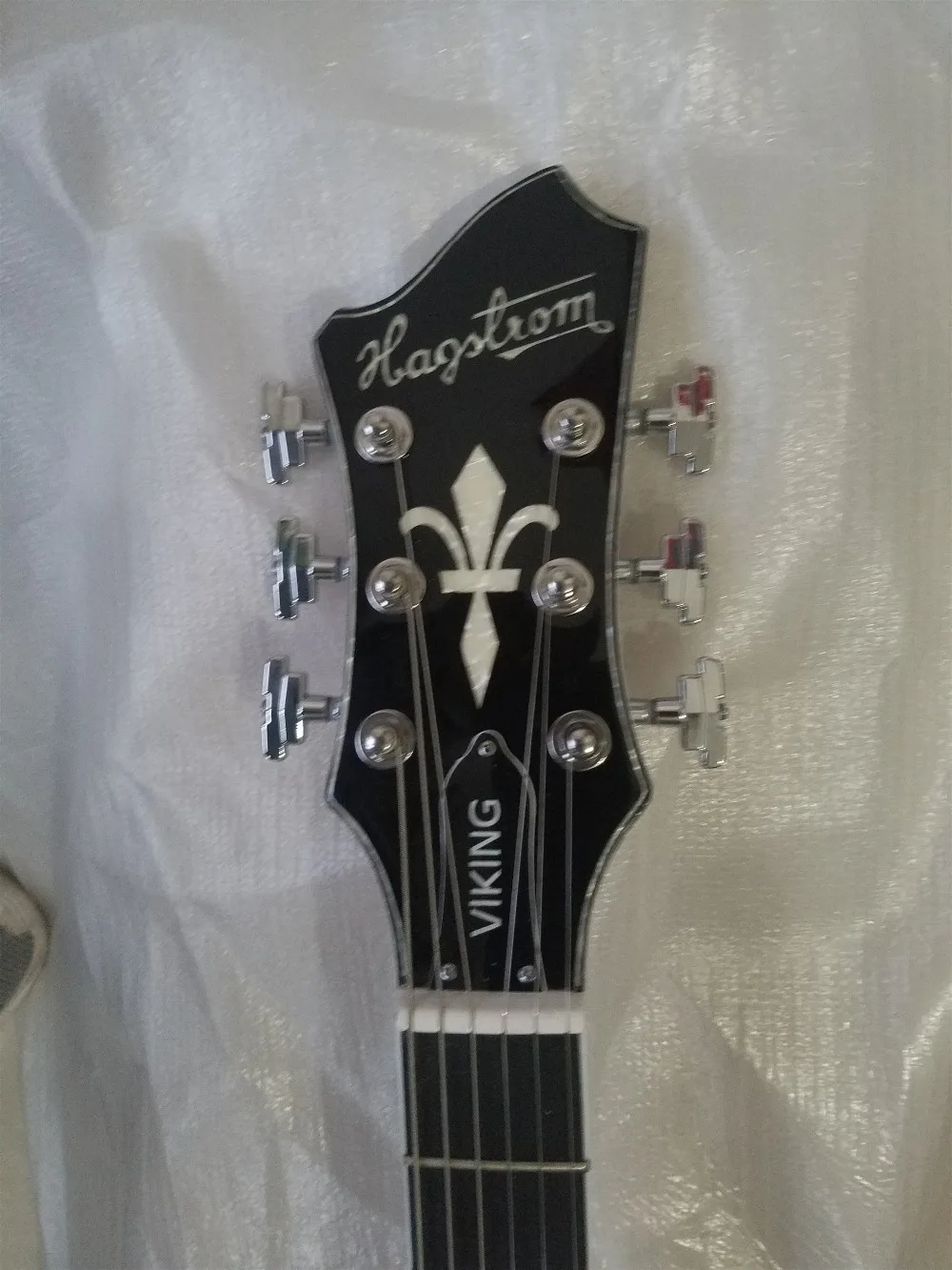 Наличии 2018 Hagstrom Викинг Полу полый корпус оригинальный мост и Mchine головы