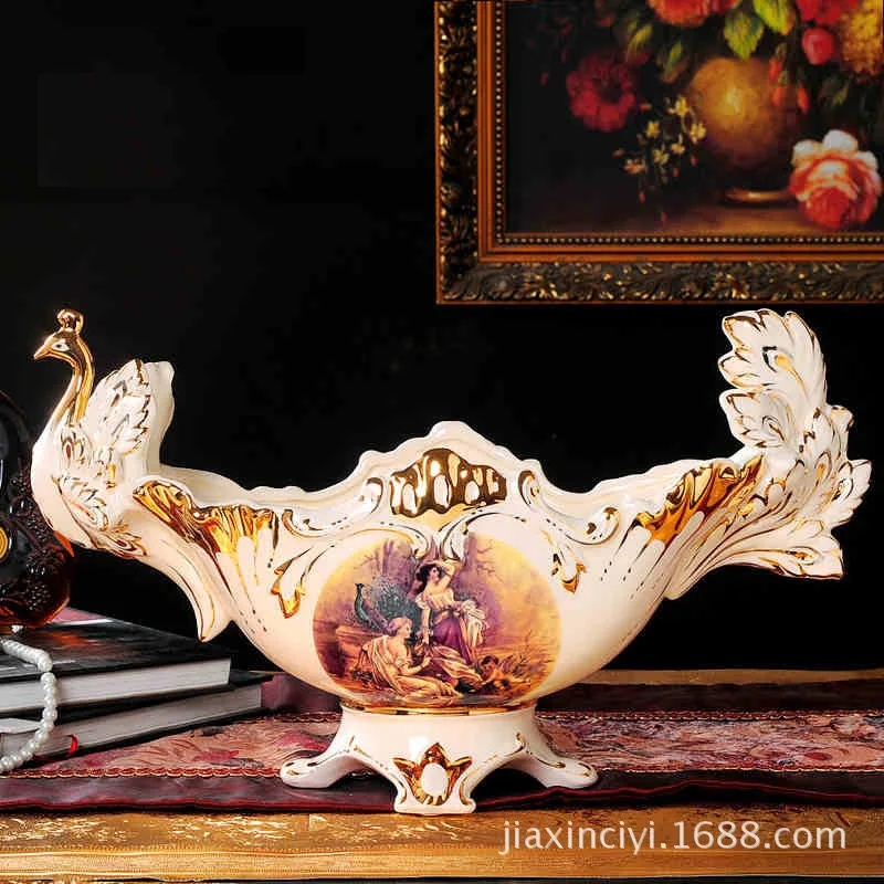 

European luxury ivory porcelain fruit plate fruit plate retro palace luxury home decorative ceramic ornaments decorations