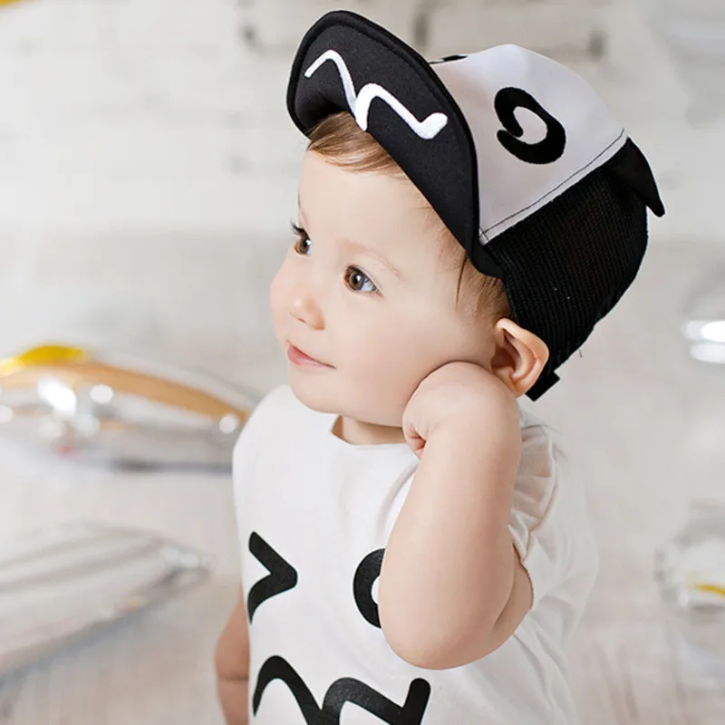 Retail 0-4 years baby 50CM summer black and white eyes grid baseball cap | Детская одежда и обувь