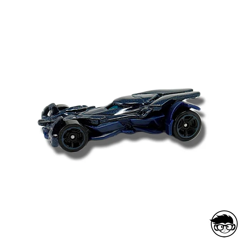 Hot Wheels Batmobile Batman 329/365 2017 короткая карта | Спорт и развлечения