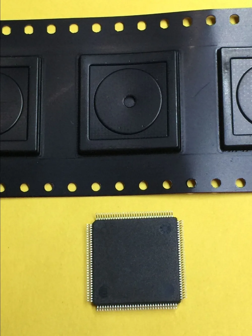 

free shipping 5PCS NPCE985PAODX NPCE985PA0DX NPCE985 QFP128 The new quality is very good work 100% of the IC chip