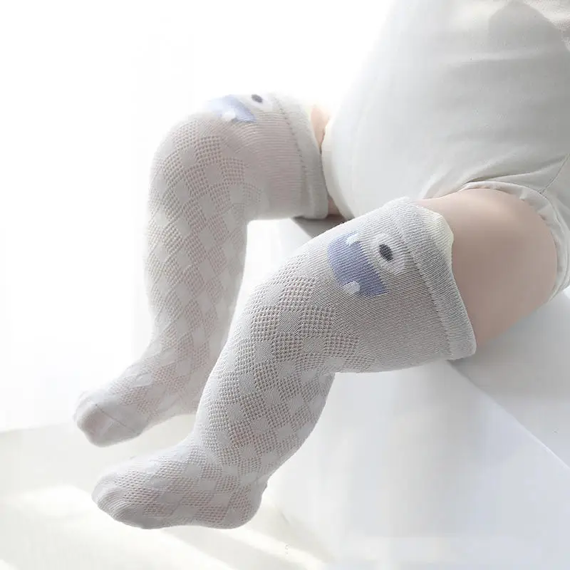 Серый Wecute/носки для новорожденных летние ультратонкие Детские гольфы для мальчиков и девочек, детские носки с героями мультфильмов, противомоскитные - Цвет: Серый