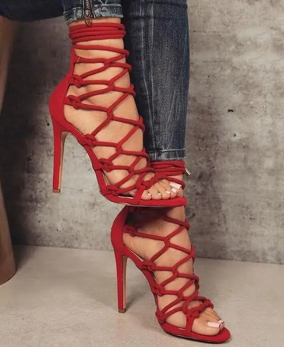 Соблазнительные красные замшевые женские сандалии с перекрестными ремешками