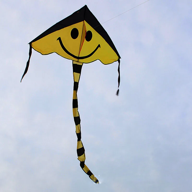 1 Шт. Улыбка Кайт Летающих Летние Игрушки Открытый Бросить линия-кайт Парашютом