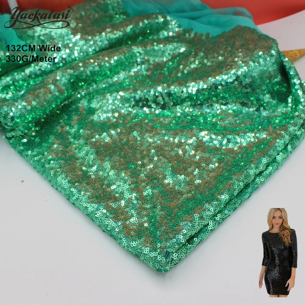 Ткань с блестками мятного цвета с кружевным узором, вышитая пайетками. Подходит для ночных платьев. Свежий зеленый/темный зеленый/зеленый лес/черноватый 132см.