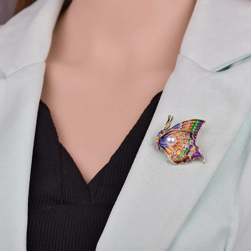 Boho милые животные бабочка Броши с насекомыми Эмаль Красочные жемчужные булавки и