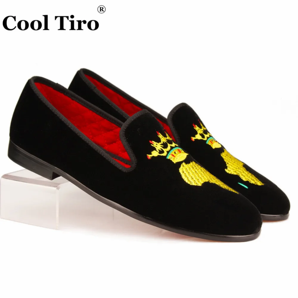 Мокасины мужские бархатные с вышивкой модные туфли в африканском стиле без