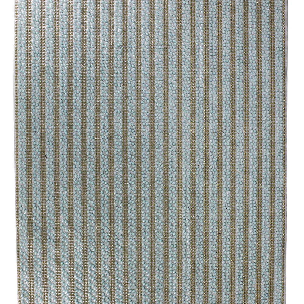 1 лист светло-зеленых наклеек с помощью утюга для горячей фиксации мотив стразы