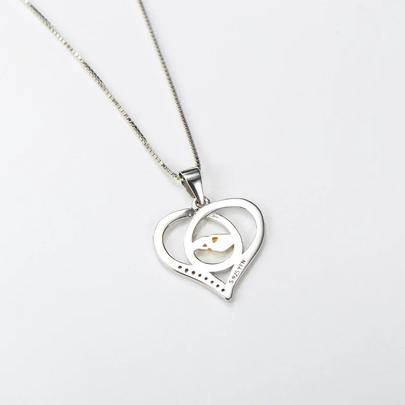 Ожерелье в виде сердца с золотым покрытием большие руки удерживающие и кулоны