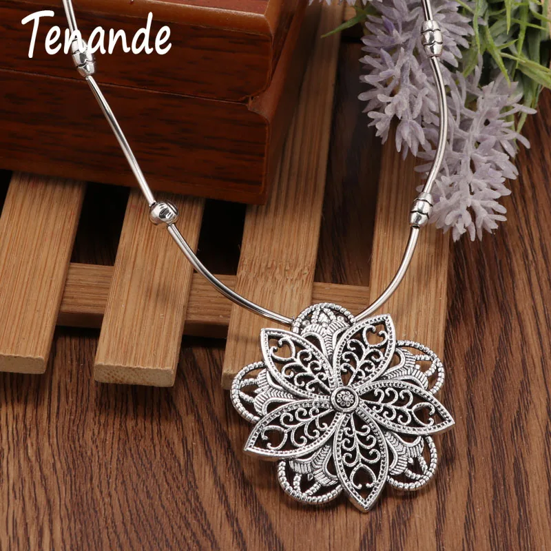 Tenande большой эффект Резные листья Boho полые двухслойные цветы ожерелья и подвески