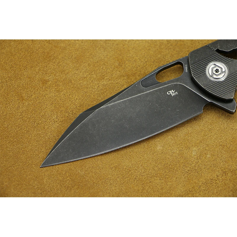 Нож складной Flipper с лезвием S35VN и рукояткой из титана для активного отдыха и охоты CH 3515.