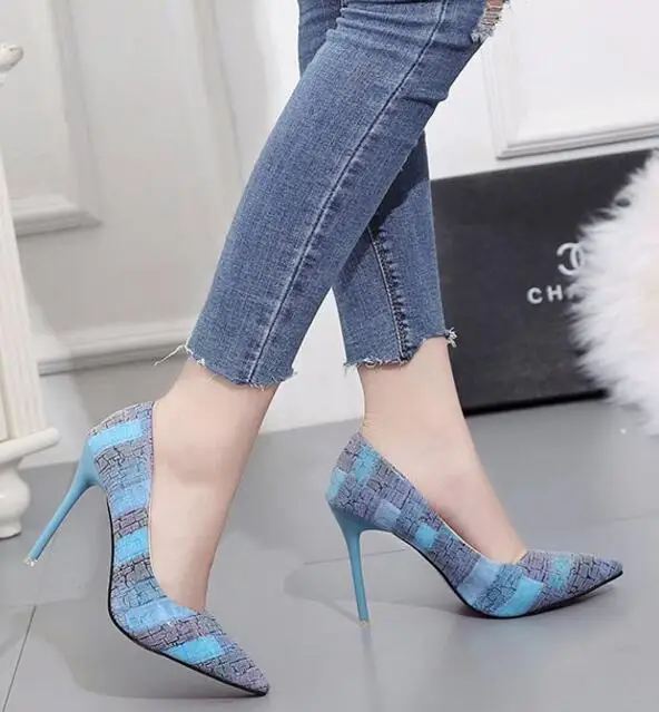 Туфли женские с острым носком тонкий каблук 10 см в полоску высокий