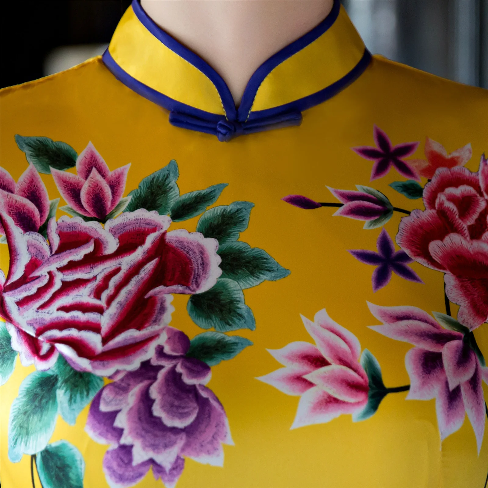 Платье-Ципао женское шелковое с длинным рукавом и вышивкой батальных размеров xxxl